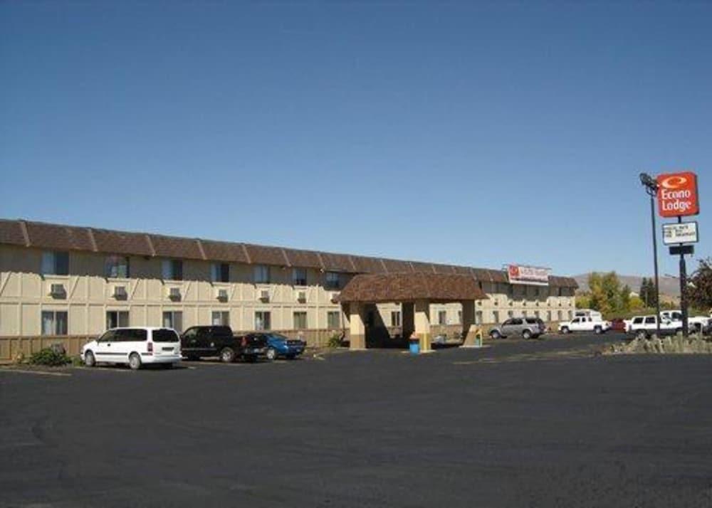 אבנסטון Grizzly Inn מראה חיצוני תמונה