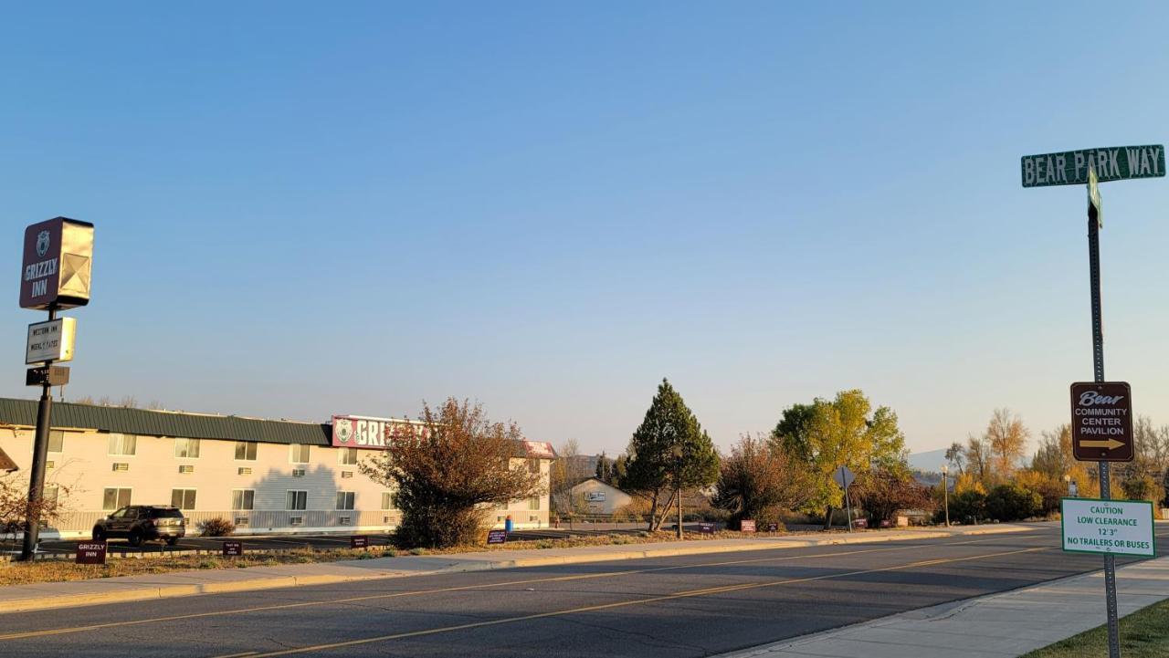 אבנסטון Grizzly Inn מראה חיצוני תמונה